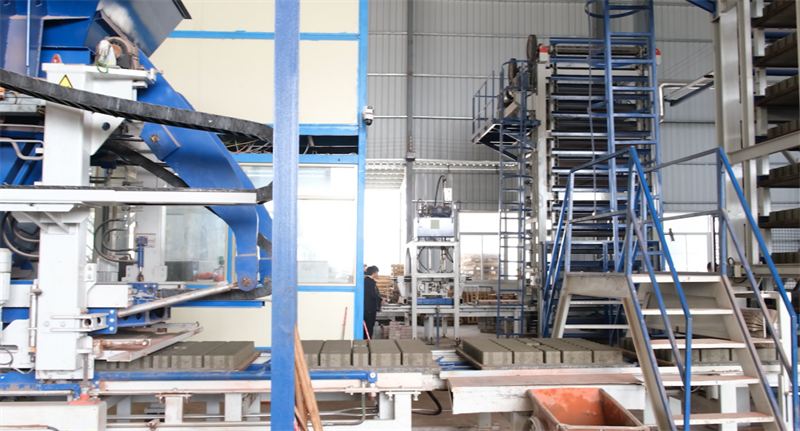 একটি মেশিন, একাধিক ইট, শক্তি সঞ্চয় এবং কার্বন হ্রাস, QGM Zenith 15 মডেল সবুজ বিল্ডিং উপকরণগুলির একটি 